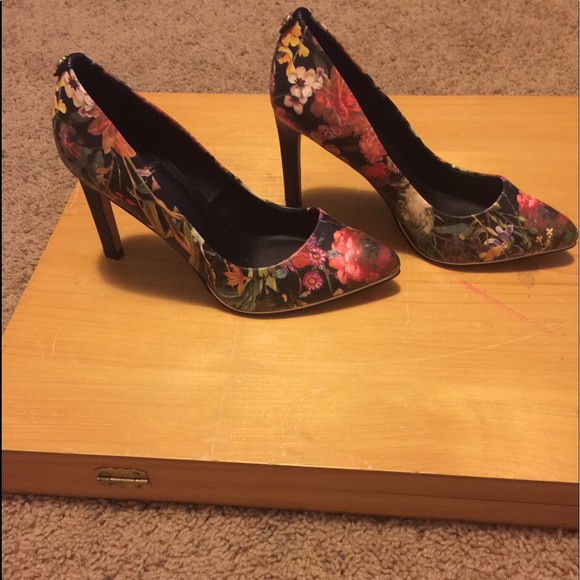 Elliot Lucca Catalina floral printed toe pump - Picture 5 of 8